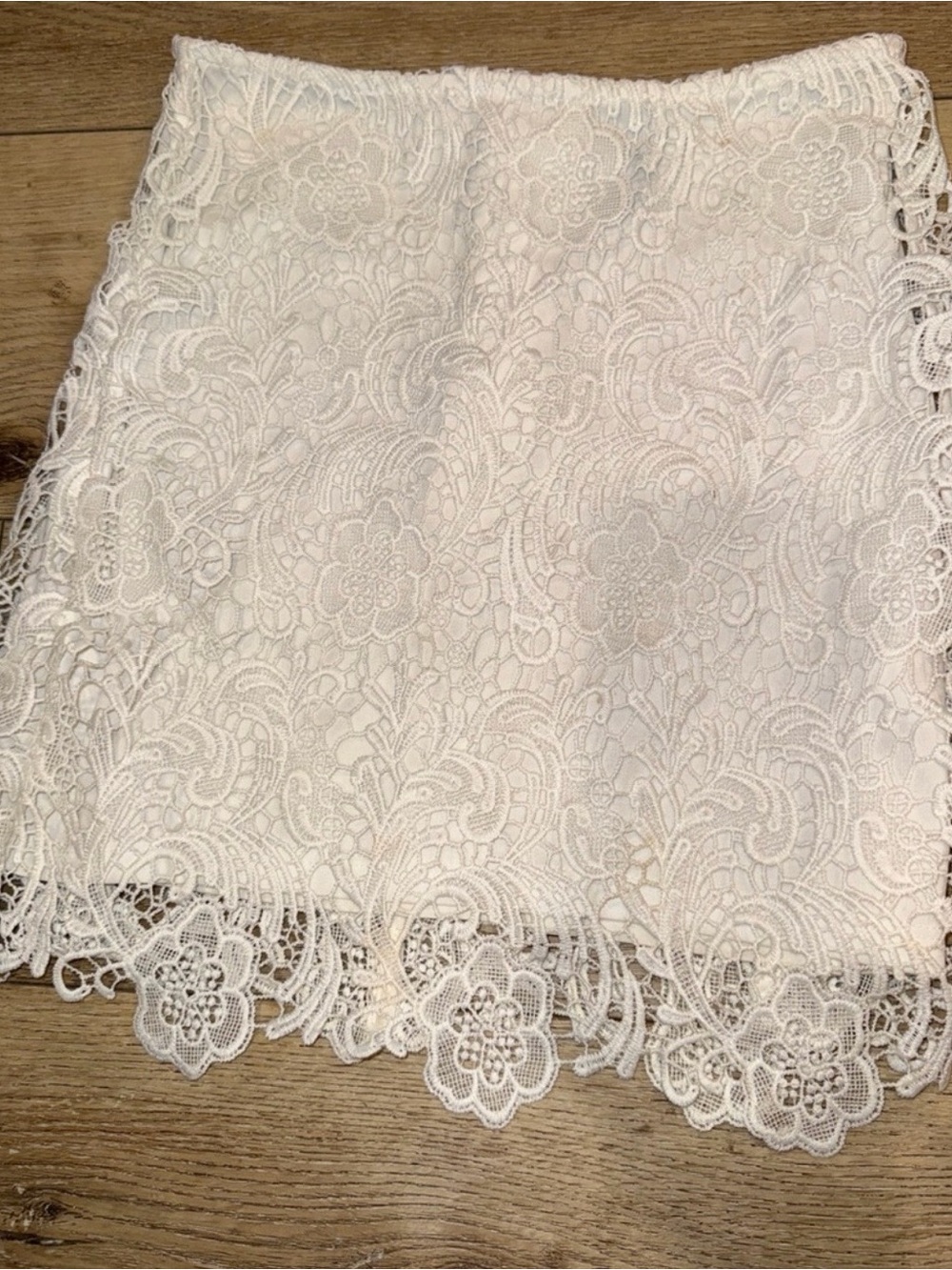 H&M White Lace Mini Skirt